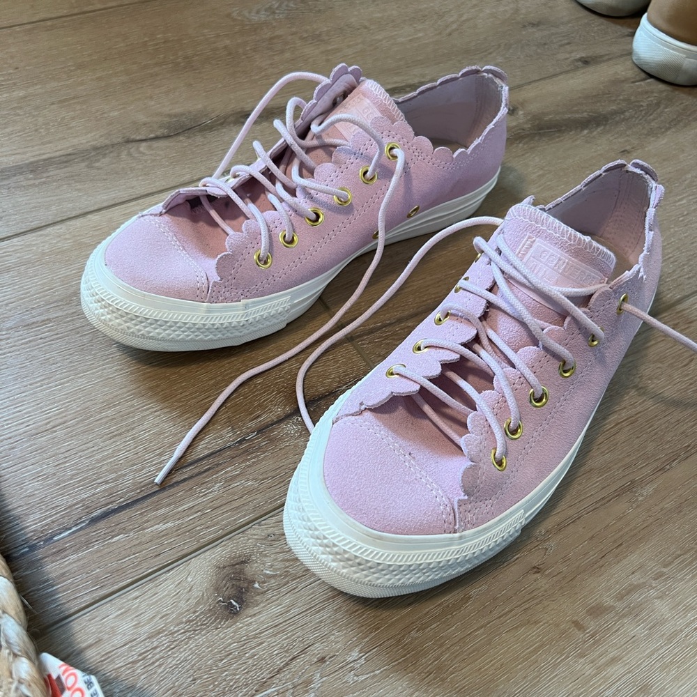 Suede Scalloped Converse
